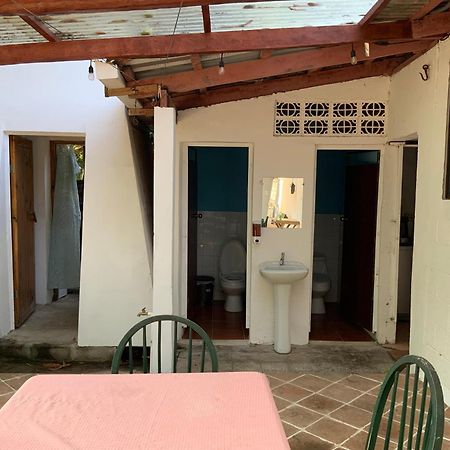 Hostal Tia Reyna El Zonte Exterior photo